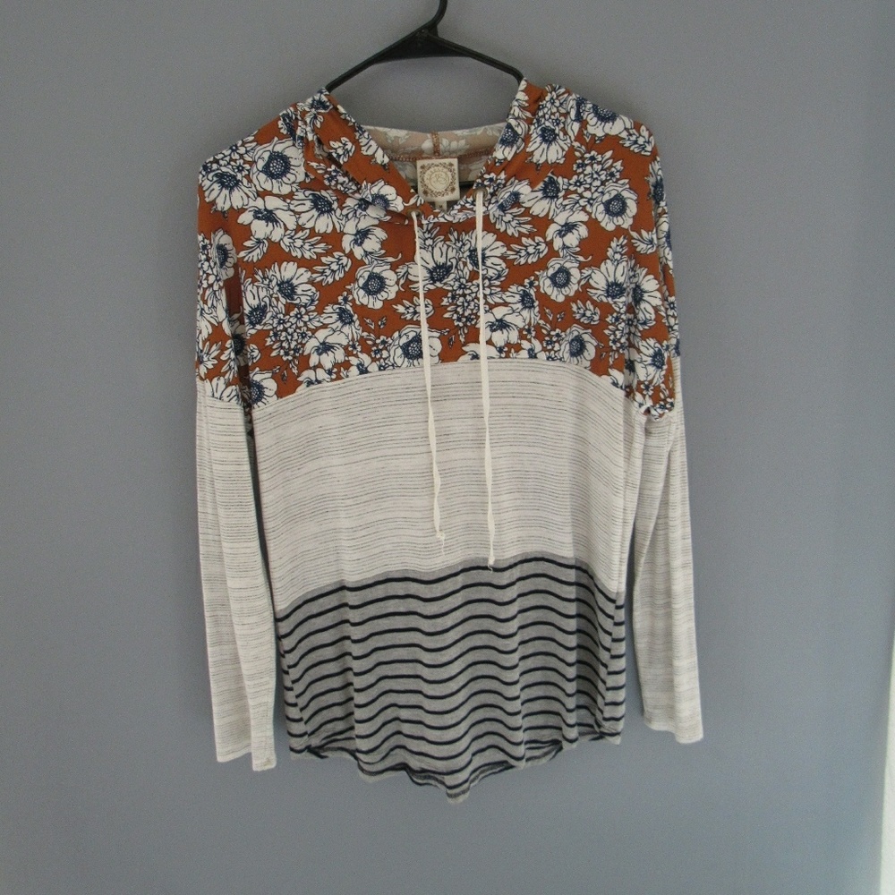 Long sleeve with flowers and stripes